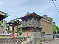 六塚稲荷神社神楽殿