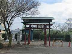 氷川神社（高倉）鳥居