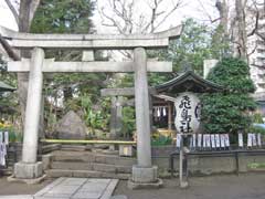 浅間神社と瑞光石