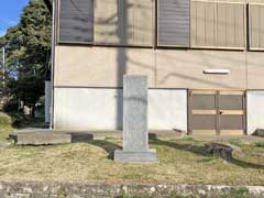 岩船八幡神社境内石井光楓の碑