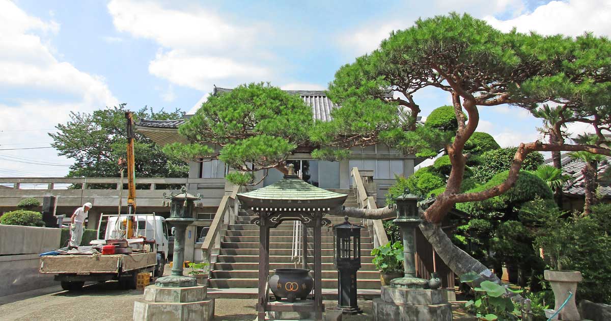 歌の聖｣から｢歌の神｣へ